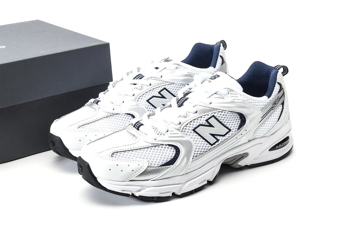 New Balance 530 White Silver Navy