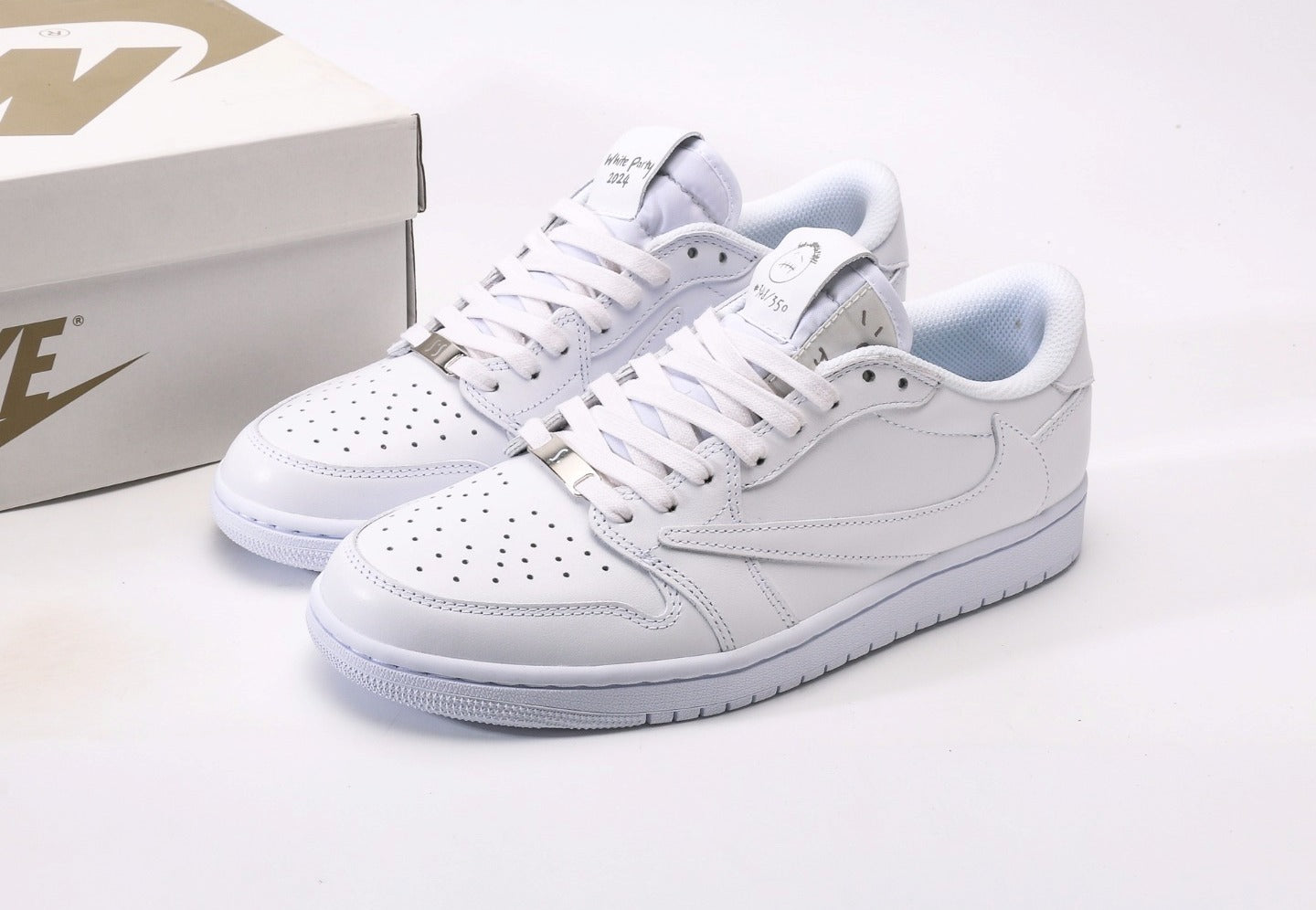 Air Jordan 1 Retro Low OG Travis Scott White Party
