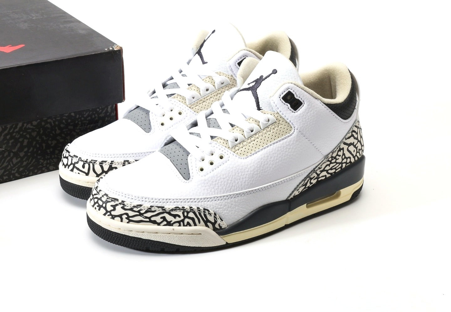 Air Jordan 3 GS Hide N' Sneak