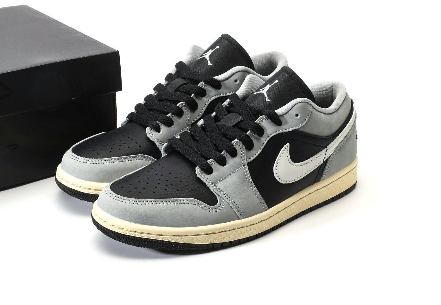Air Jordan 1 Low Light Smoke Grey
