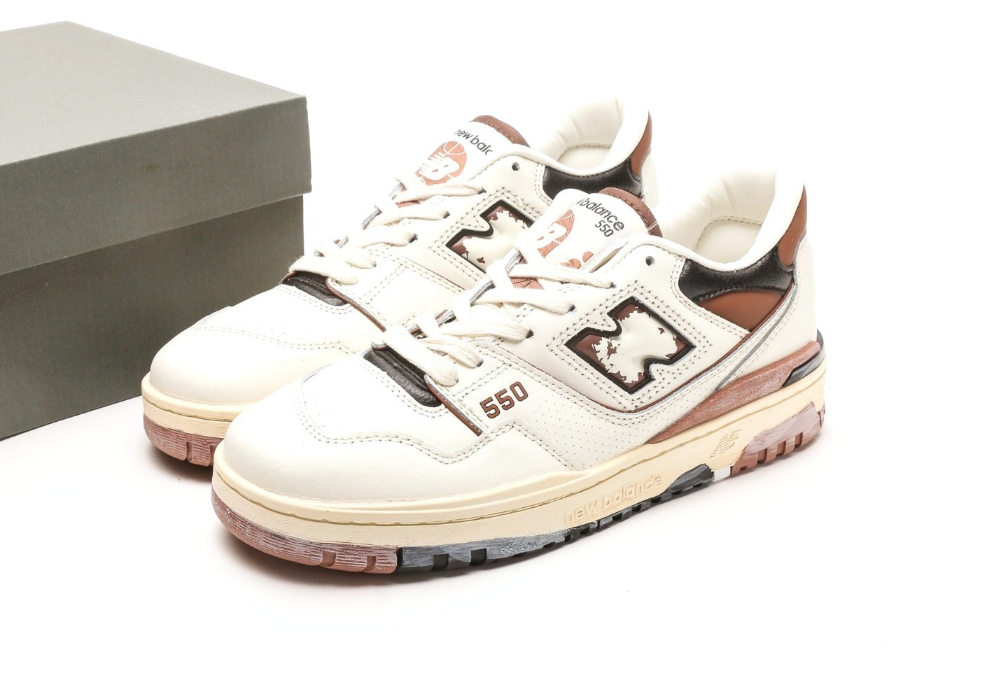 New Balance 550 Premium - Vintage Sea Salt / Pecan