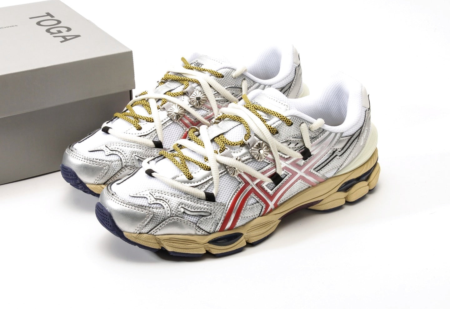 Gel-Cumulus 16 TOGA White Red Pure Silver