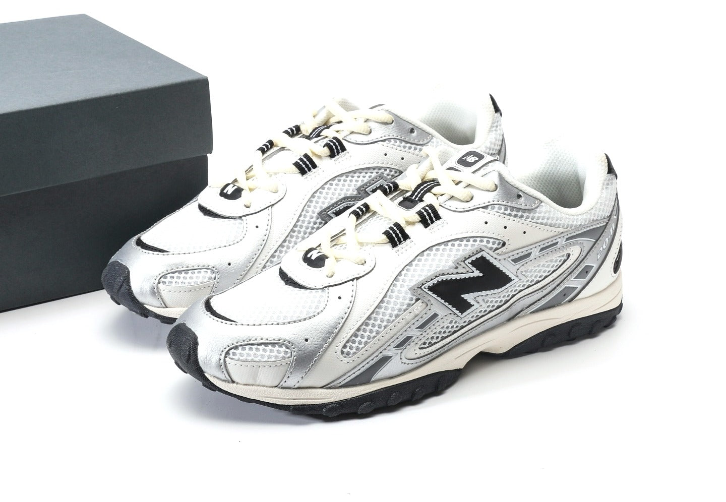 New Balance 204L Silver Metallic Navy