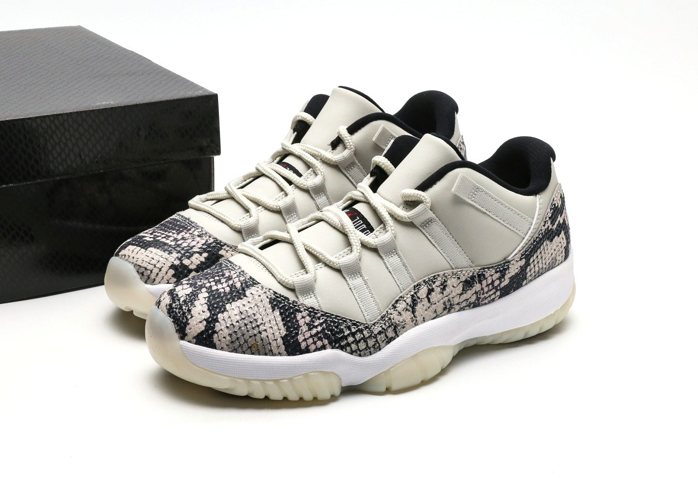 Air Jordan 11 Low “Snakeskin” [PK GOD]