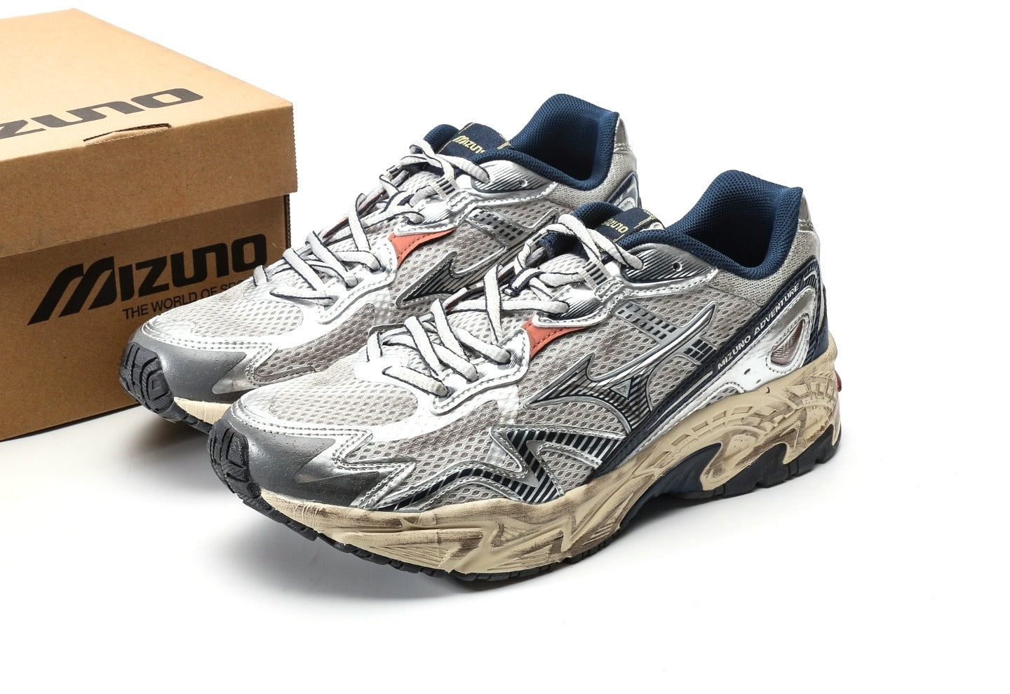 Mizuno Adventure "Silver Navy"