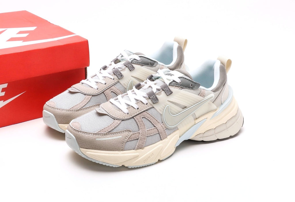 V2K Run "Light Bone Metallic Platinum"