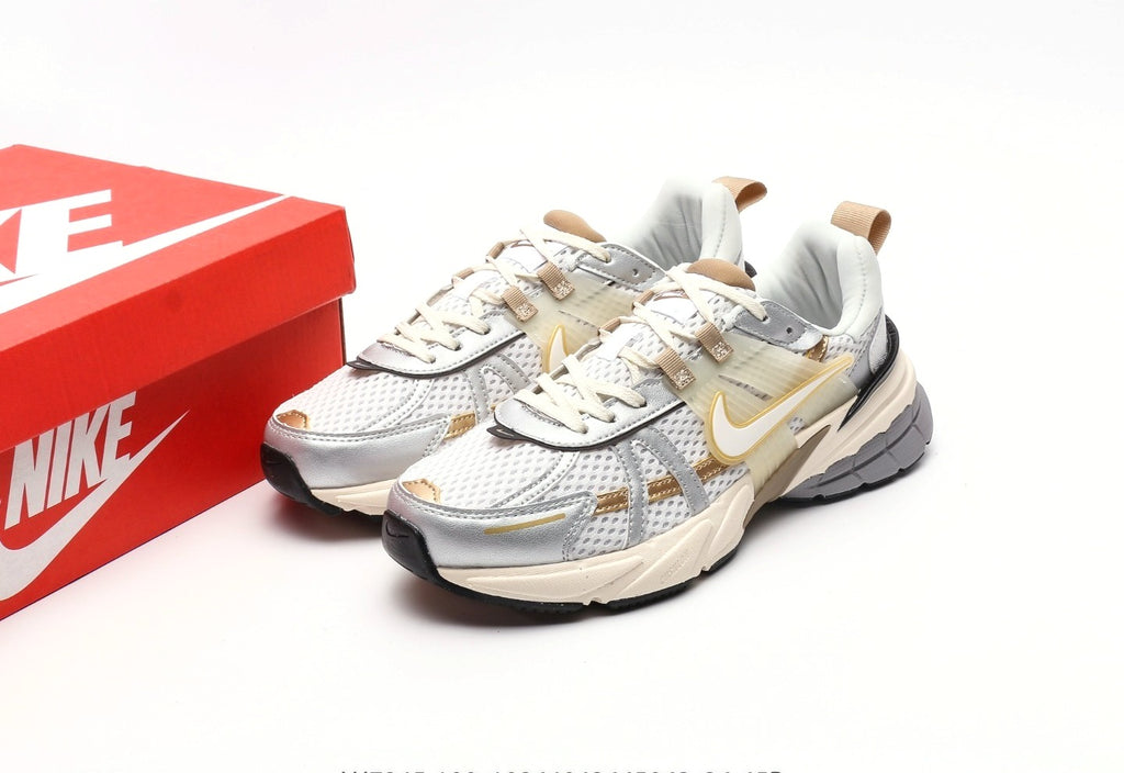 V2K Run "White Khaki Metallic"