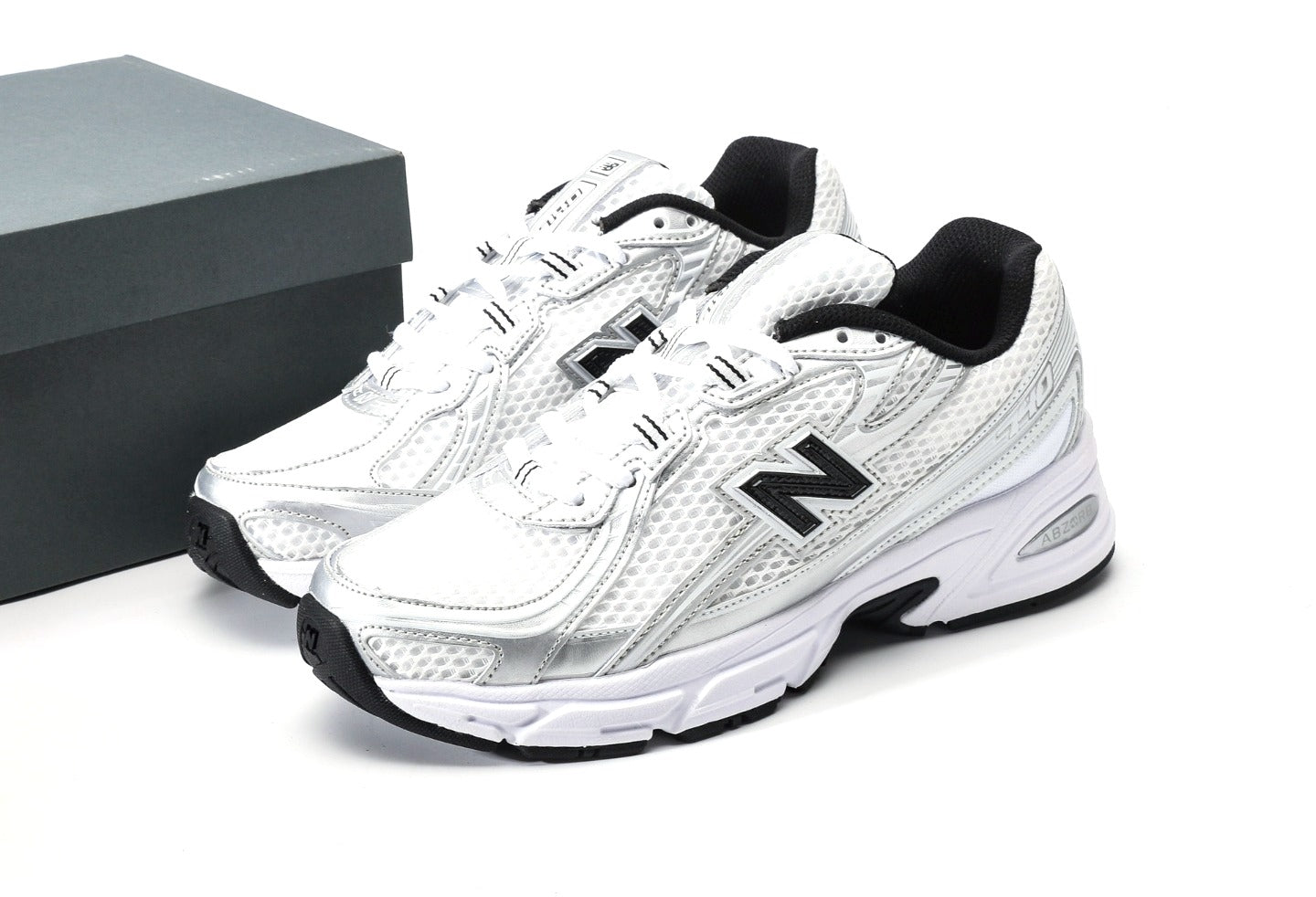 New Balance 740 "Navy White"