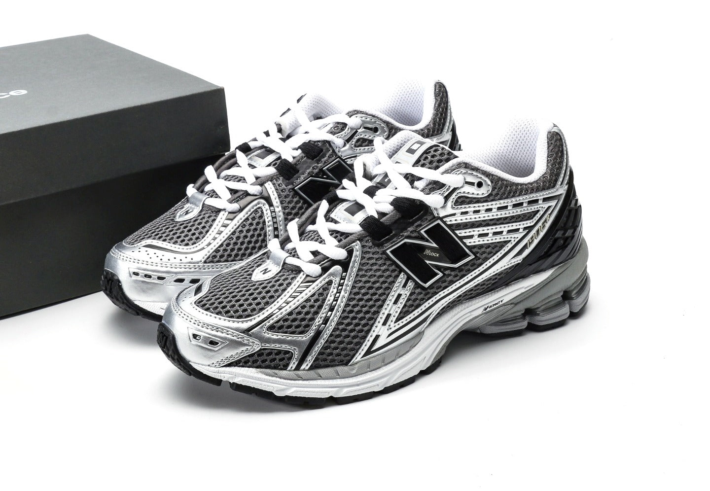 New Balance 1906R "Silver Metallic/Black/White"