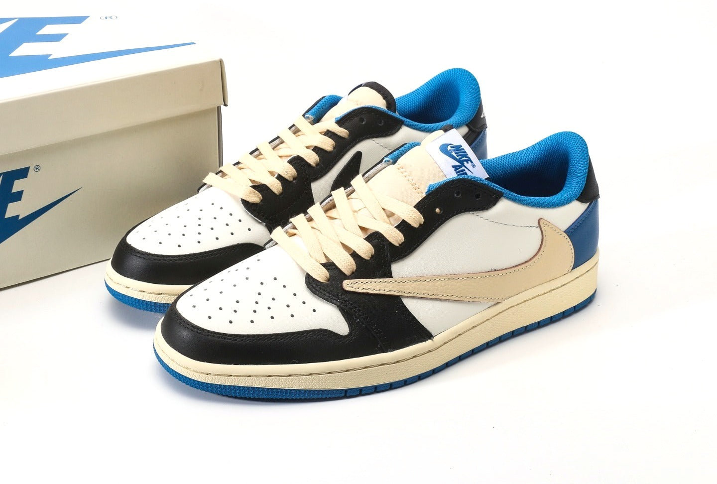 Travis Scott x Air Jordan 1 Low OG SP Fragment Design