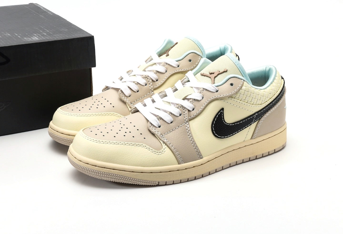 Air Jordan 1 Low Sanddrift