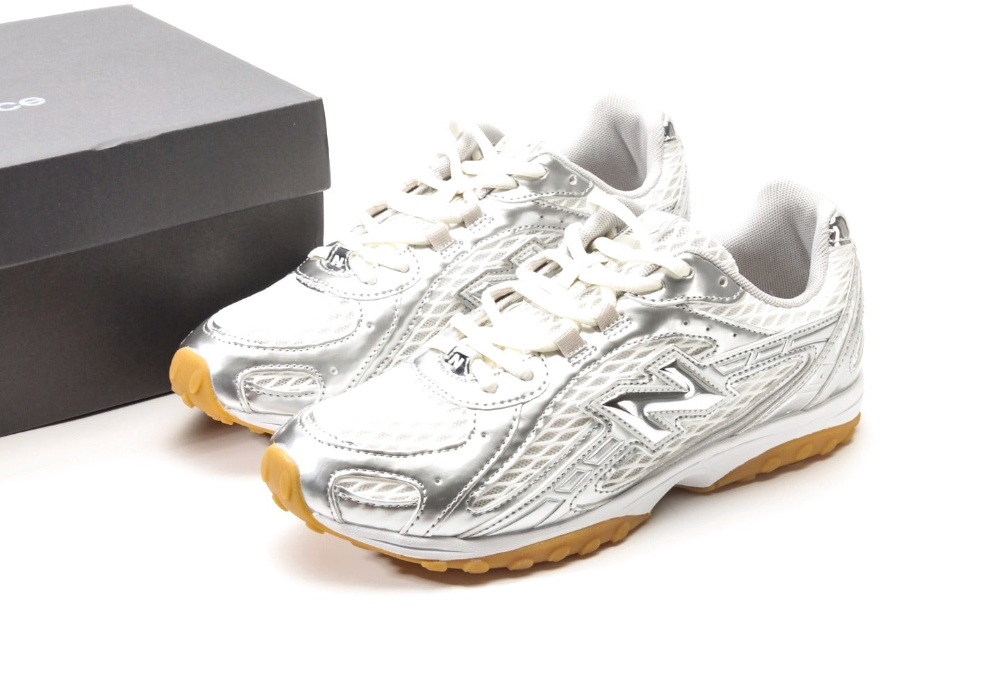 New Balance 204L Silver