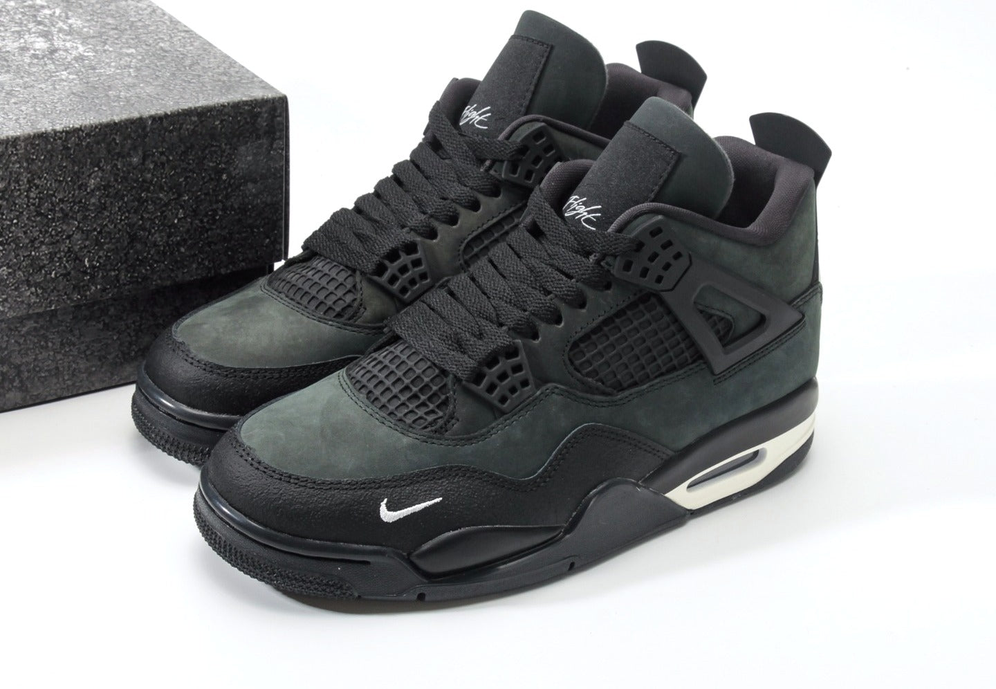 Nigel Sylvester x Air Jordan  AJ4 Retro [PK GOD]