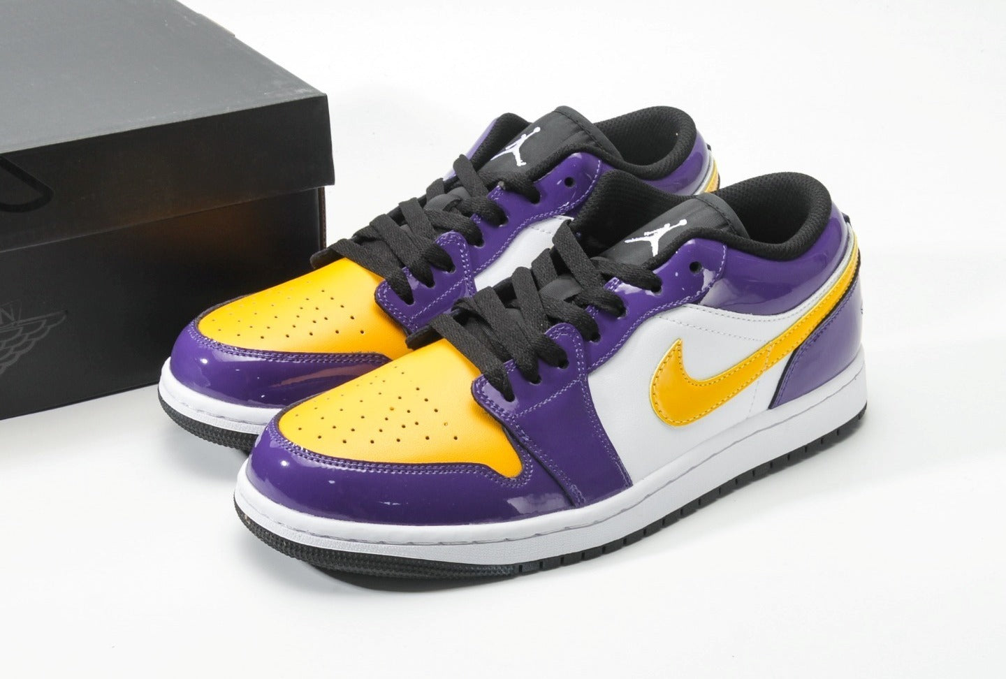 Air Jordan 1 Low Lakers