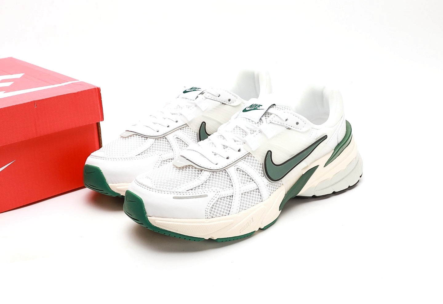 V2K Run "White Green"