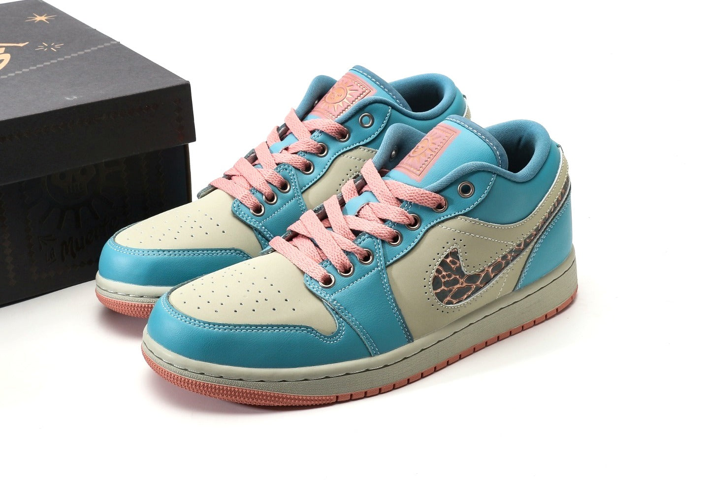 Air Jordan 1 Low Somos Eternos