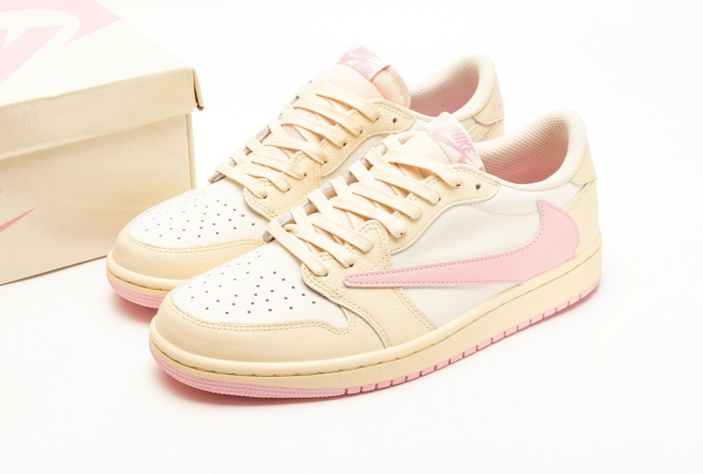 Travis Scott x Jordan 1 Retro Low OG "Muslin Pink"