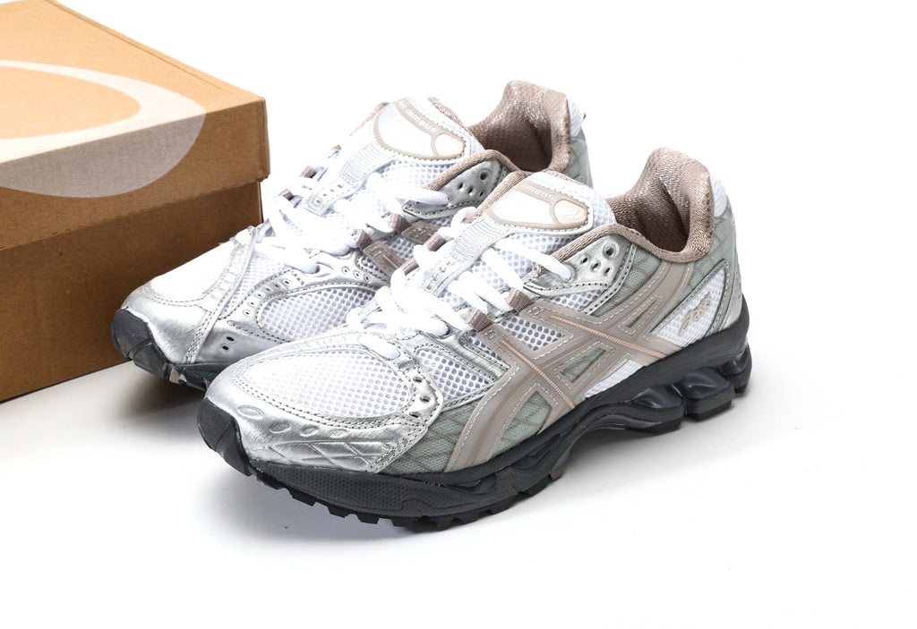 Gel-Nimbus 10.1 Kith White Morganite