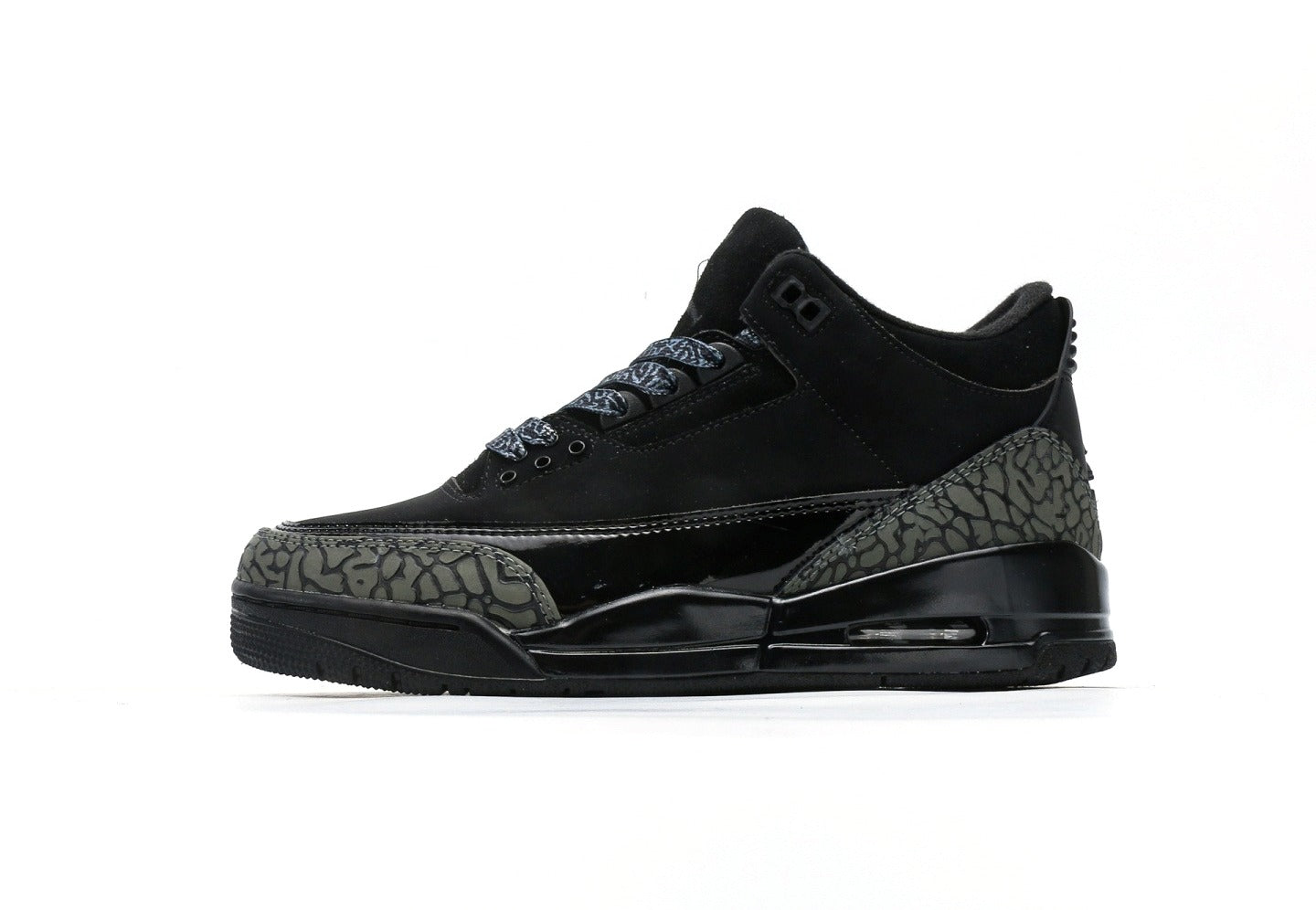 Air Jordan 3 Retro "Black Cat"