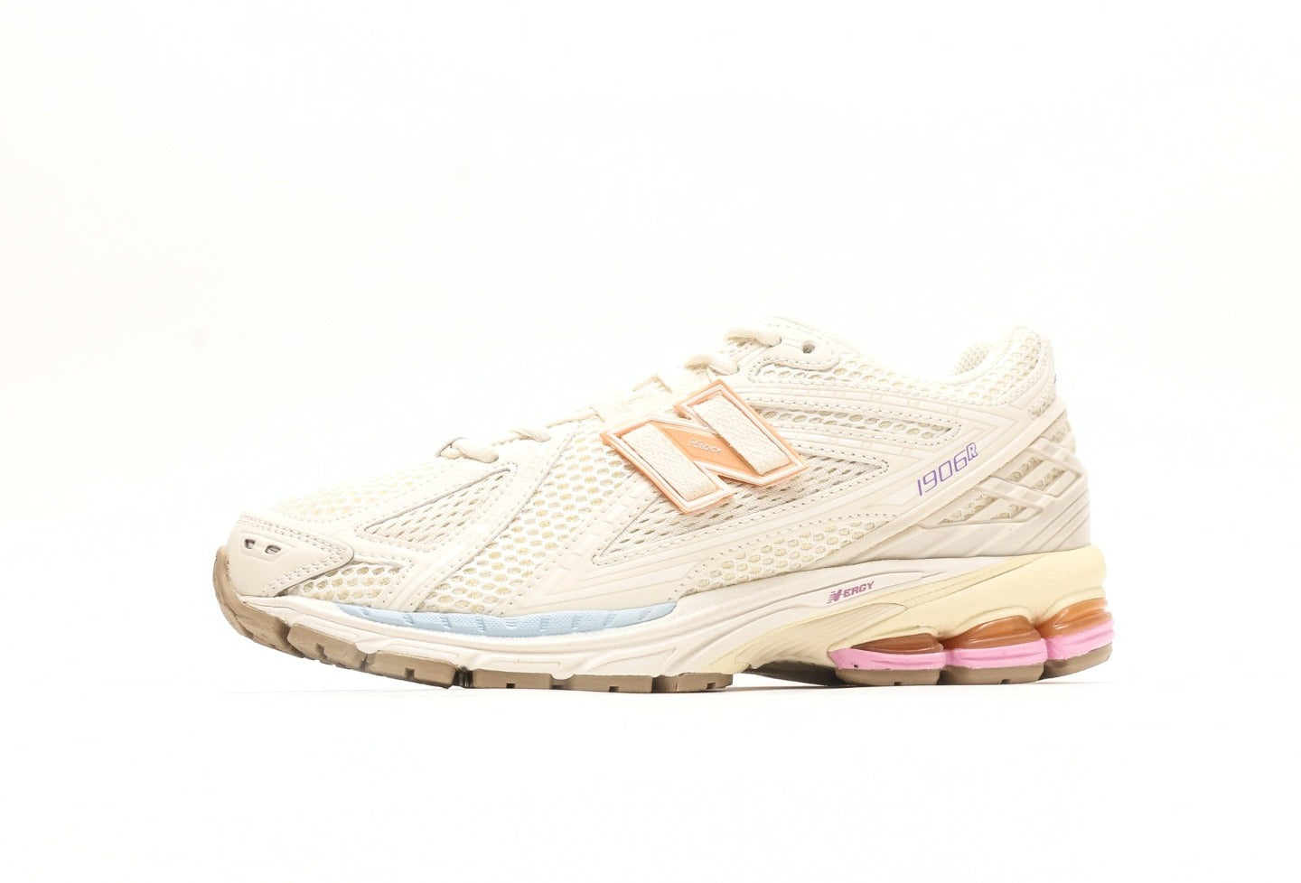 New Balance 1906R "Sea Salt/Angora/Pink Sugar"