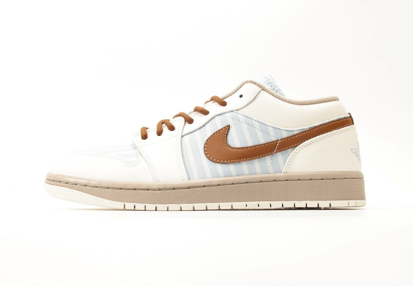 Air Jordan 1 Low SE "Pinstripes"