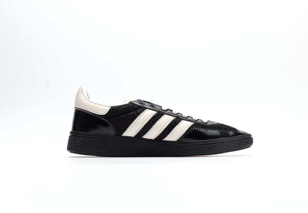 The Blue Trio x Handball Spezial "Black White"