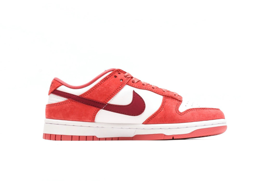 Dunk Low Valentine's Day