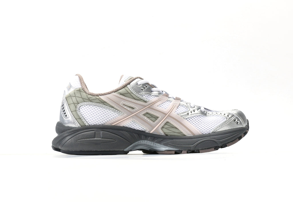 Gel-Nimbus 10.1 Kith White Morganite
