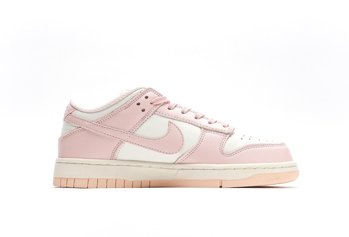 Dunk Low “Orange Pearl”
