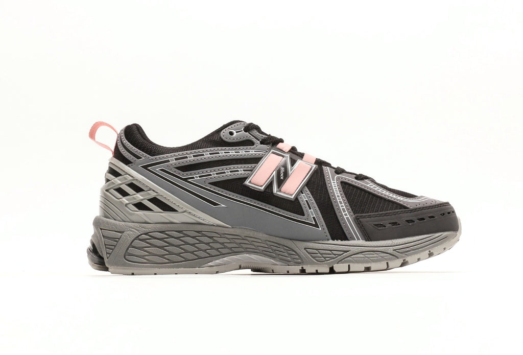 New Balance 1906R "Black Pink Moon"