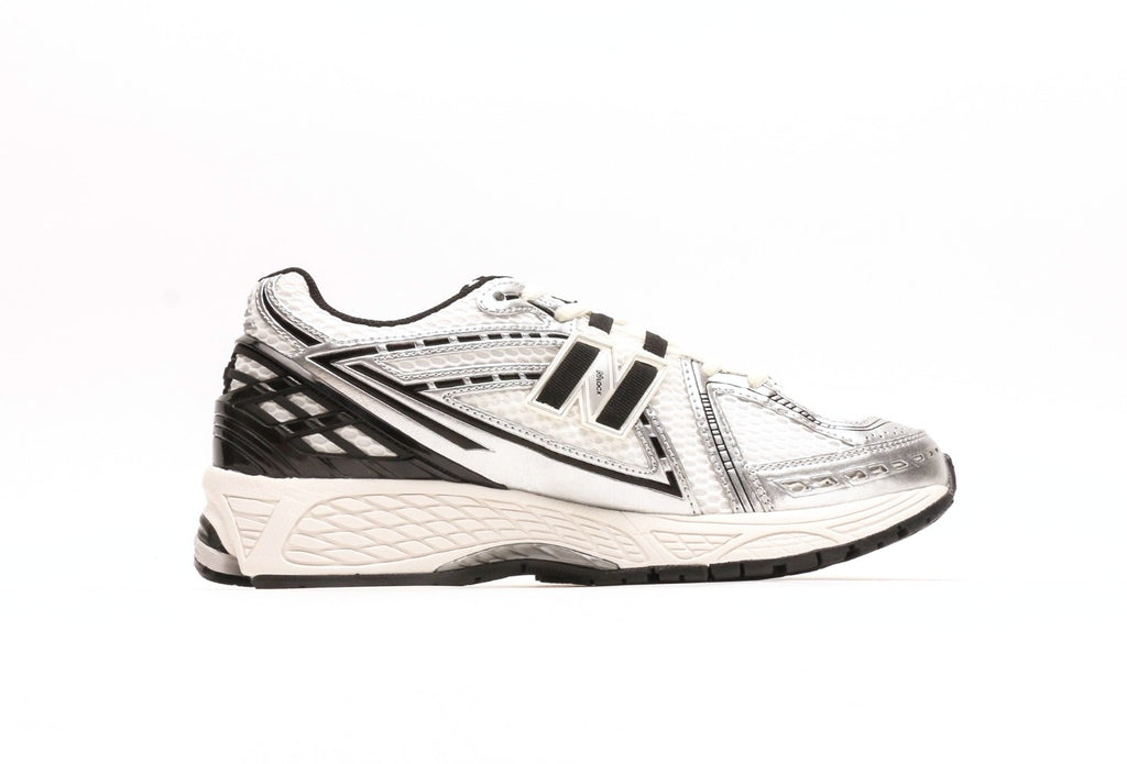 New Balance 1906R "Silver Metallic Black"