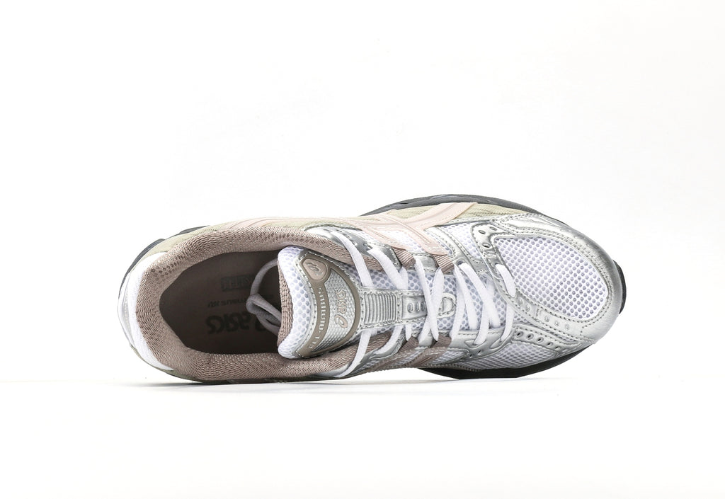 Gel-Nimbus 10.1 Kith White Morganite