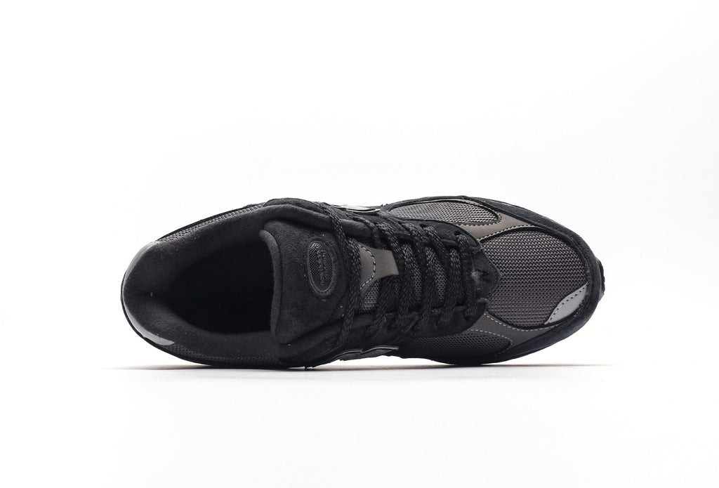 New Balance 2002R "Black/Grey"