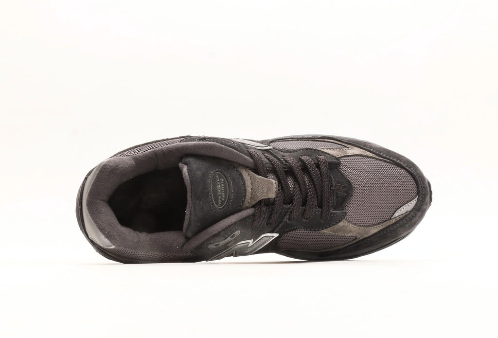 New Balance 2002R "Black/Grey" [PK GOD]