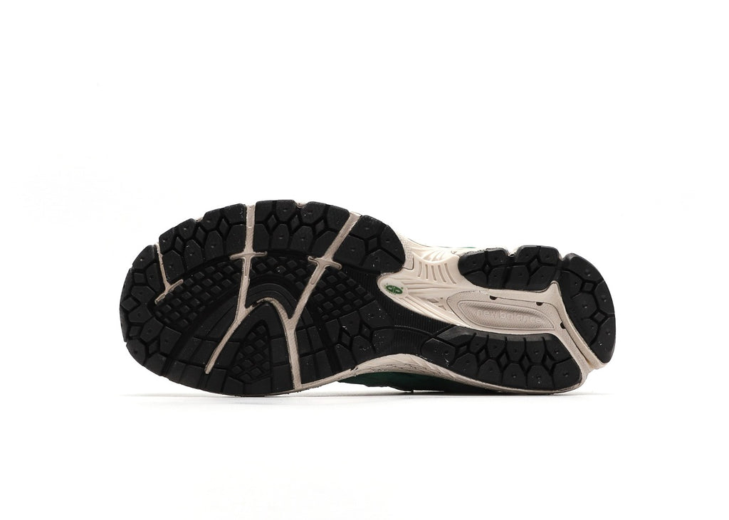 New Balance 2002R Forest Green