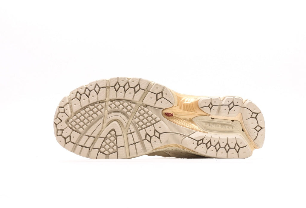New Balance 2002R Protection Pack Sandstone