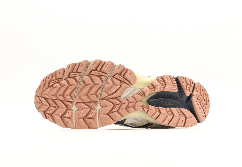 Gel-Kahana 8 Light Grey