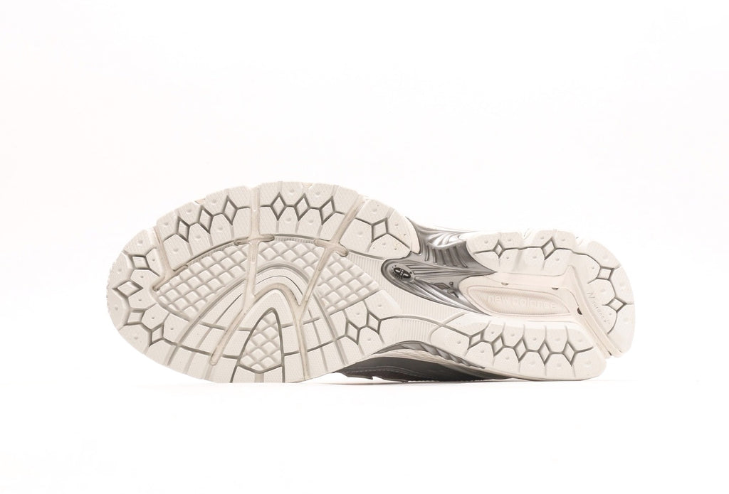 New Balance 1906R Urbancore Silver