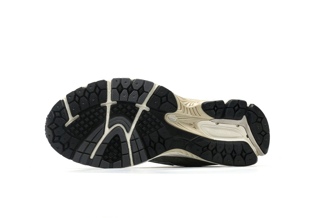 New Balance 2002R "Shadow Grey"