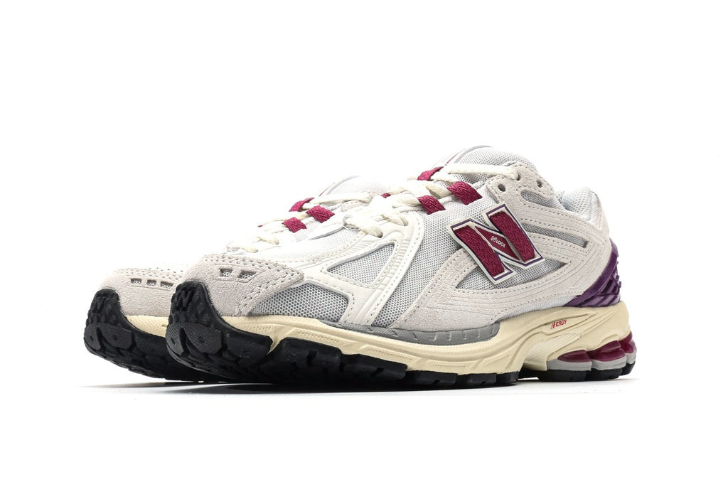 New Balance 1906R "Sea Salt Radiant Purple"