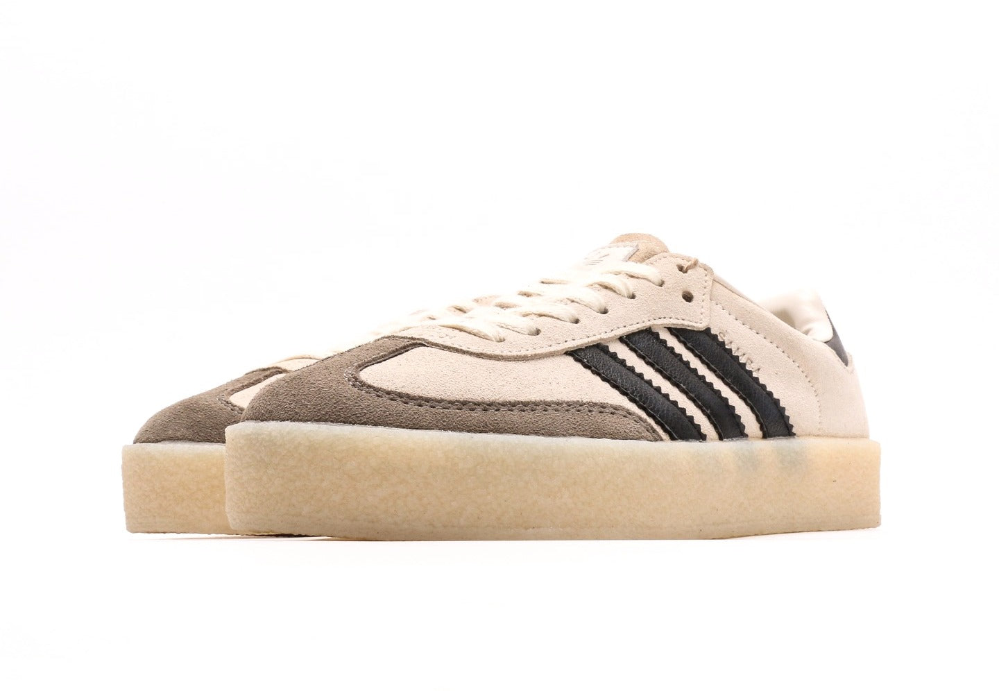 Ronnie Fieg x Clarks x 8th Street Samba "Kithmas - White Black"