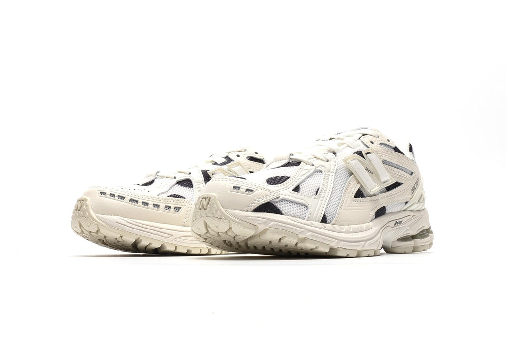 New Balance 1906R Polka Dot