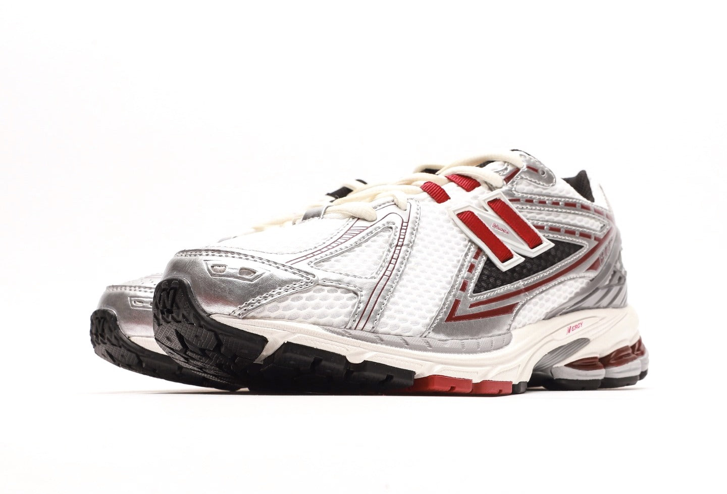 New Balance 1906R Silver Classic Crimson