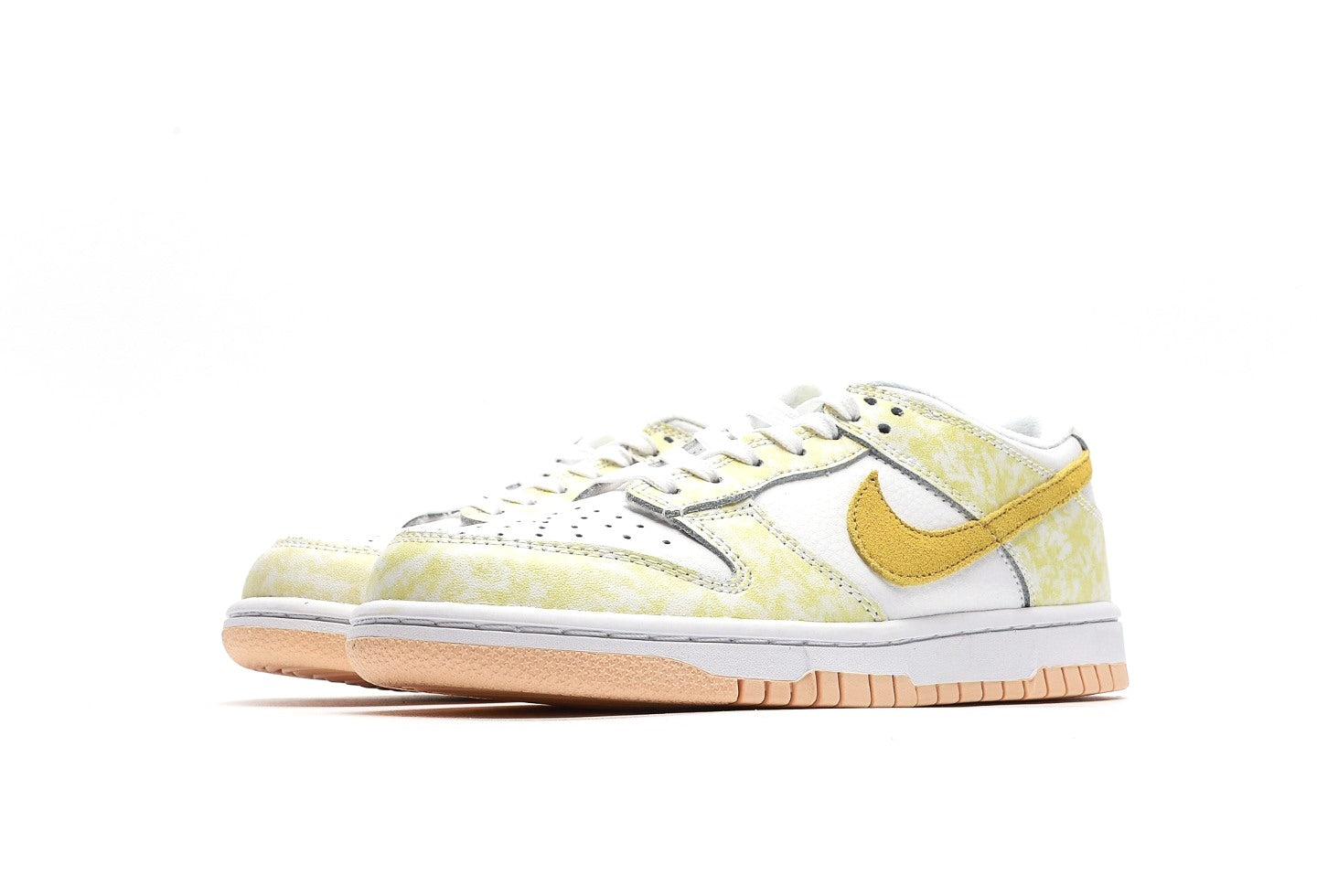 Dunk Low “Yellow Strike”