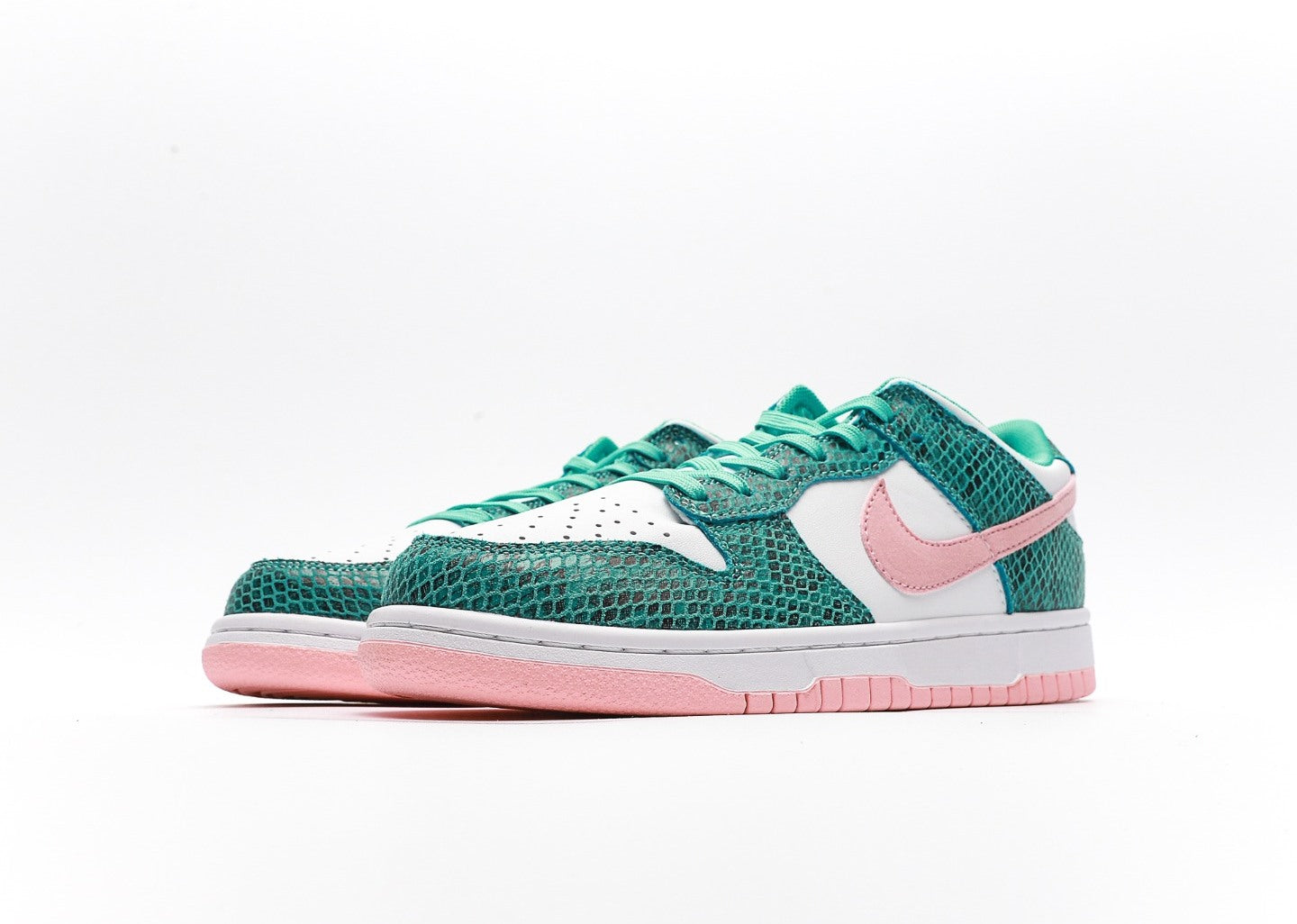 Dunk Low Snakeskin