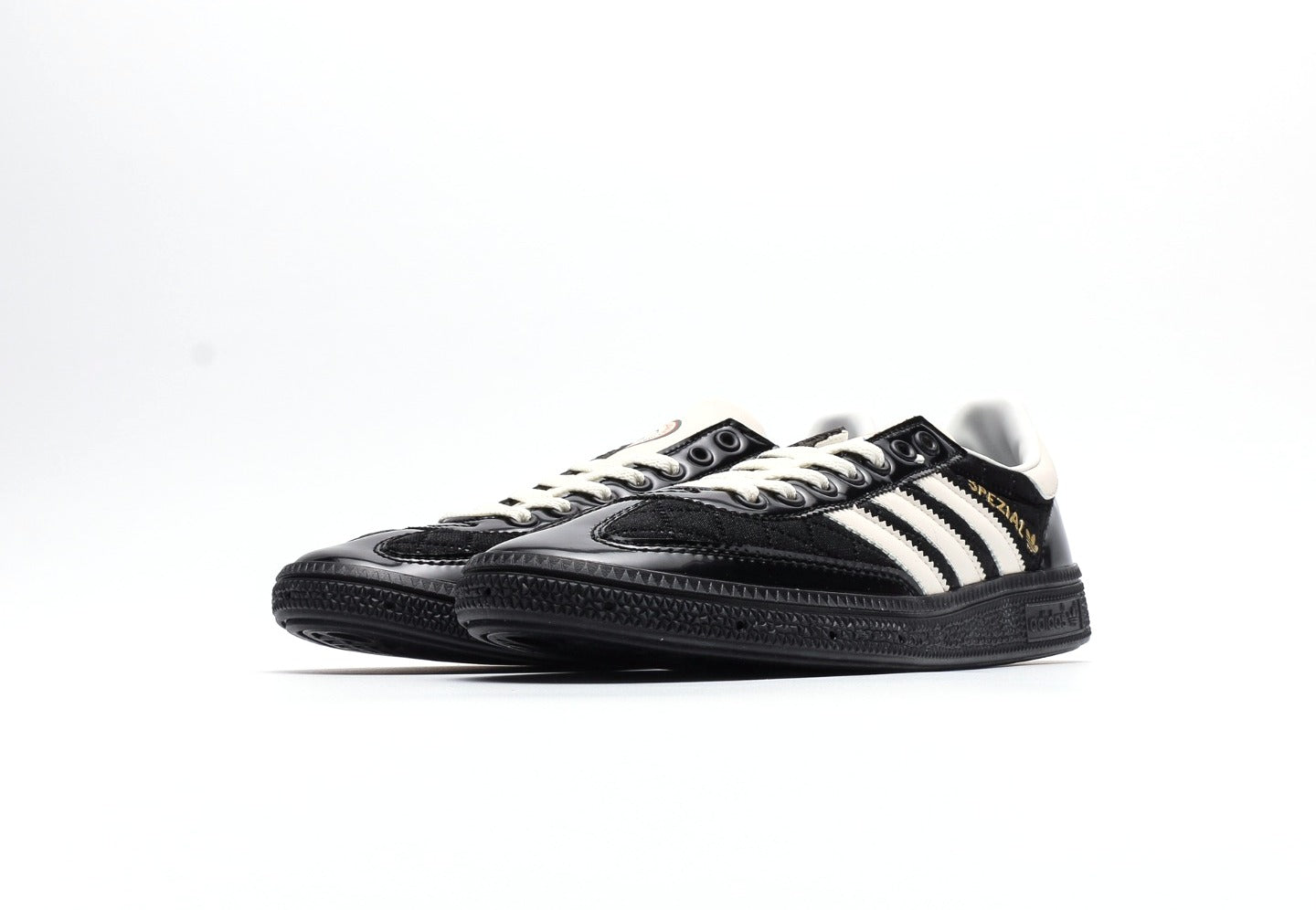 The Blue Trio x Handball Spezial "Black White"