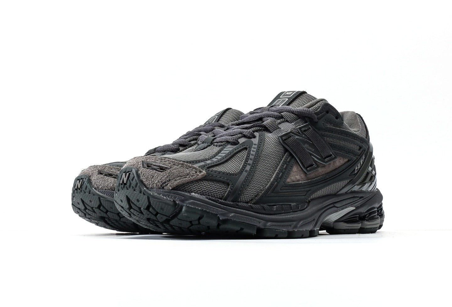 New Balance 1906R Greyscale