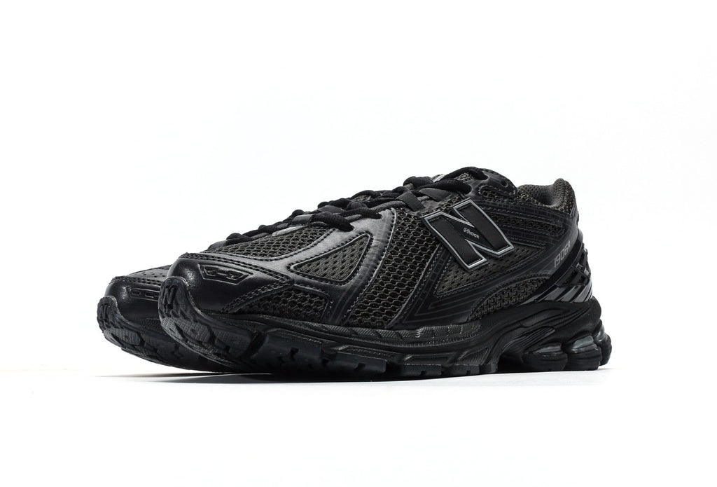 New Balance 1906R "Black Metallic"