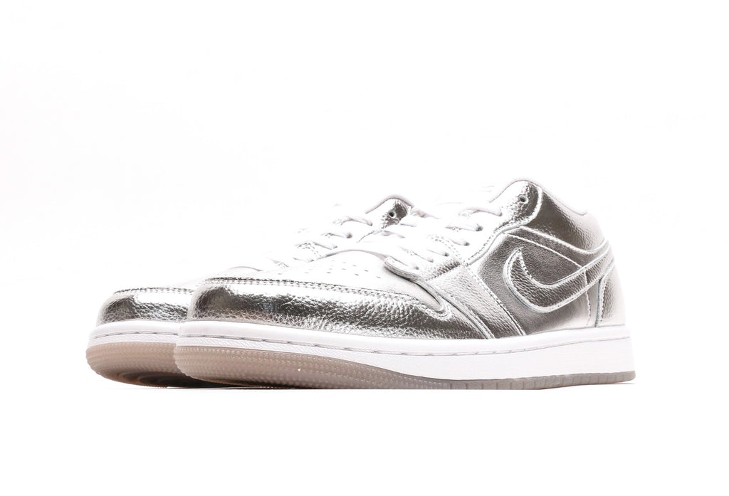 Air Jordan 1 Low SE Metallic Silver