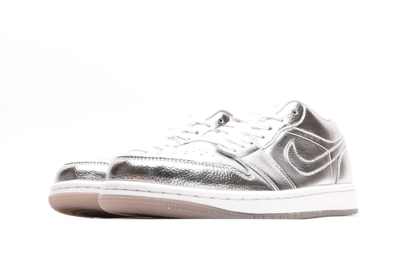 Air Jordan 1 Low SE Metallic Silver